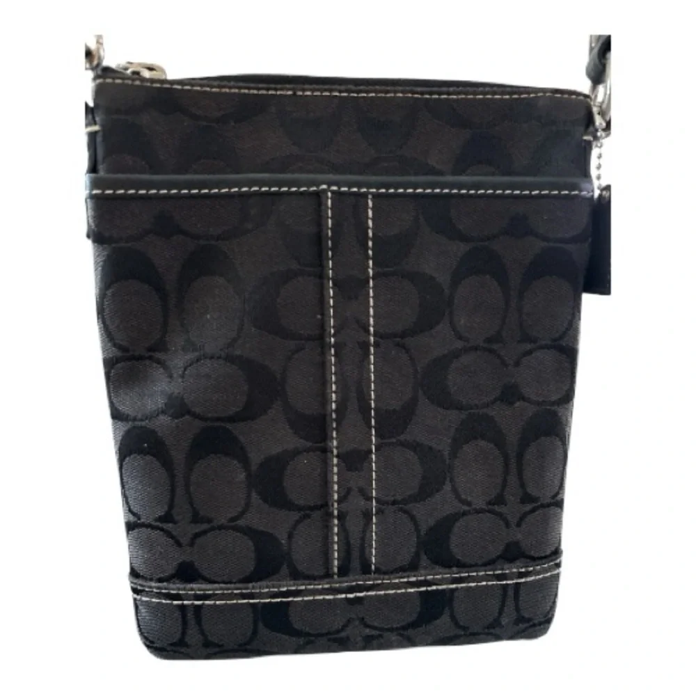 COACH vintage crossbody bag, jacquard black, adjustable strap, zipper top. - Picture 2 of 9